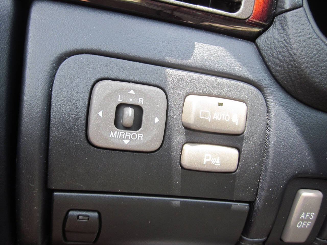 Used 2004 Lexus LS 430 RWD image 28
