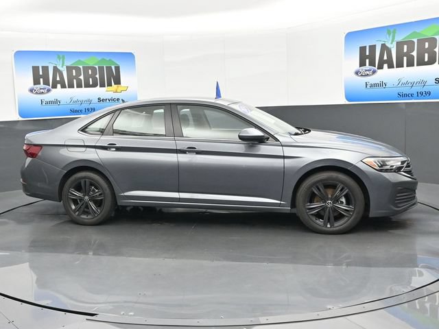 Used 2024 Volkswagen Jetta SE FWD image 7
