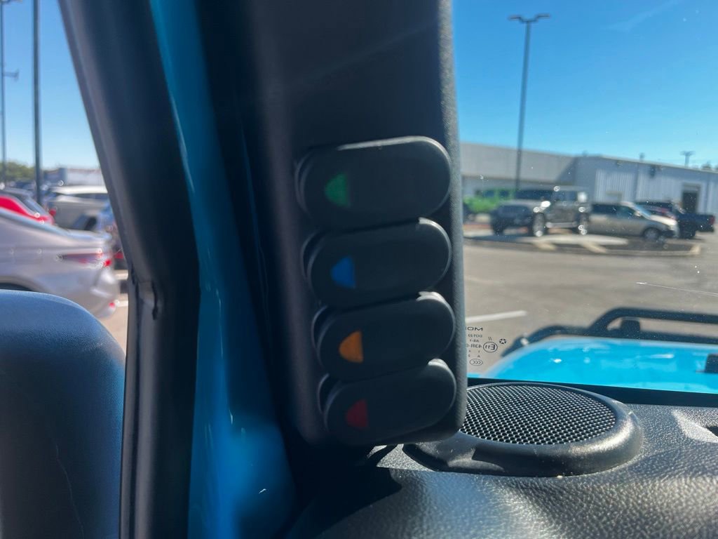 Used 2018 Jeep Wrangler Rubicon w/ Power Convenience Group image 22