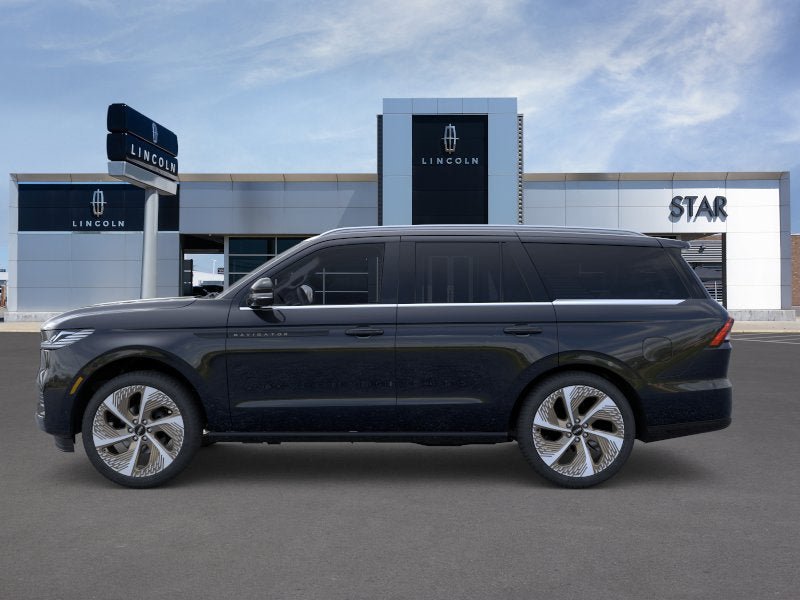New 2026 Lincoln Navigator Black Label AWD/4WD image 3