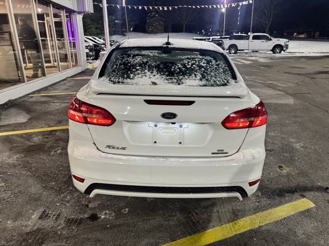 Used 2016 Ford Focus SE w/ SE Sport Package image 6