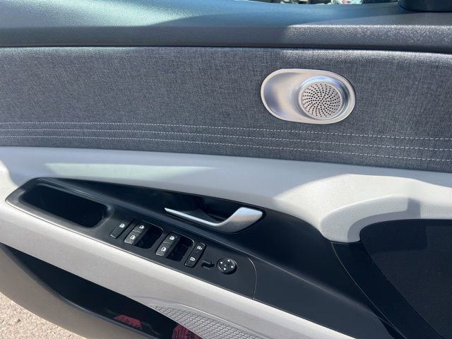 Used 2025 Hyundai Elantra Limited image 25