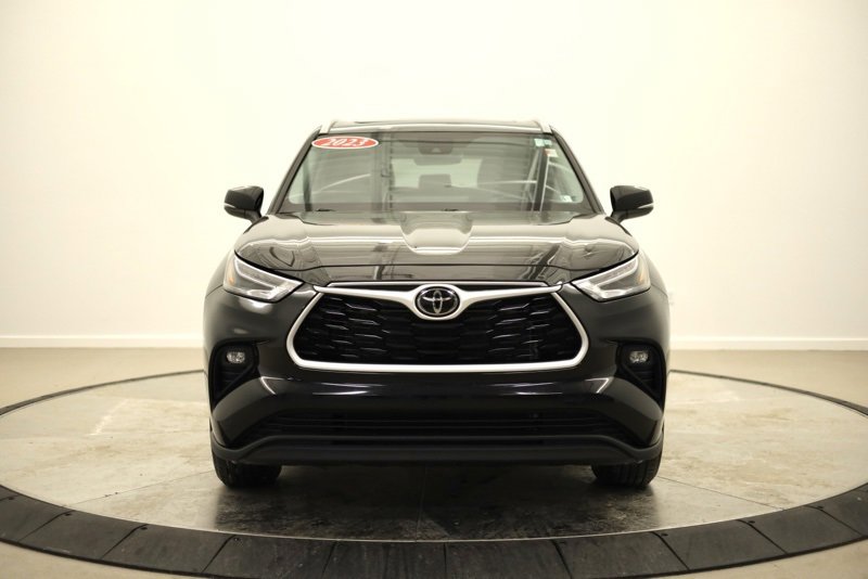 Used 2023 Toyota Highlander XLE image 8