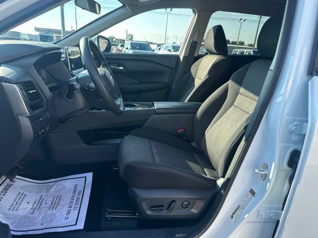Used 2026 Nissan Rogue SV FWD image 30