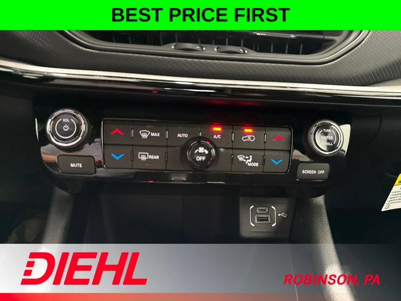 New 2026 Jeep Compass Trailhawk w/ Sun, Sound & Navigation Group AWD/4WD image 27