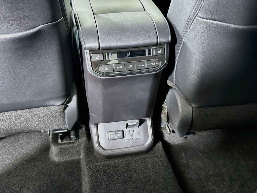New 2026 Toyota Highlander Platinum AWD/4WD image 26