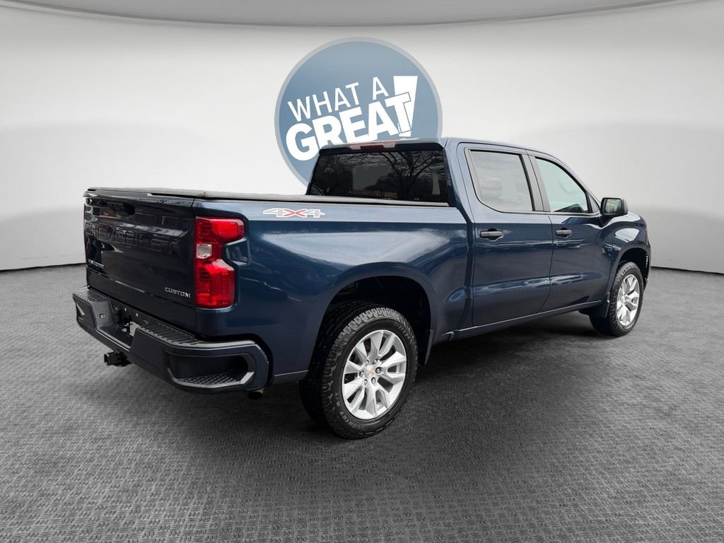 Used 2023 Chevrolet Silverado 1500 Custom image 3