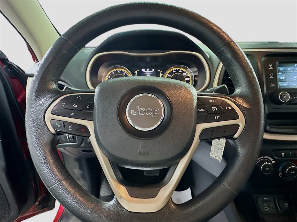 Used 2014 Jeep Cherokee Sport image 12