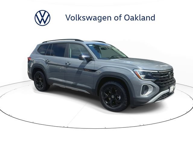 New 2026 Volkswagen Atlas Peak Edition AWD/4WD image 2