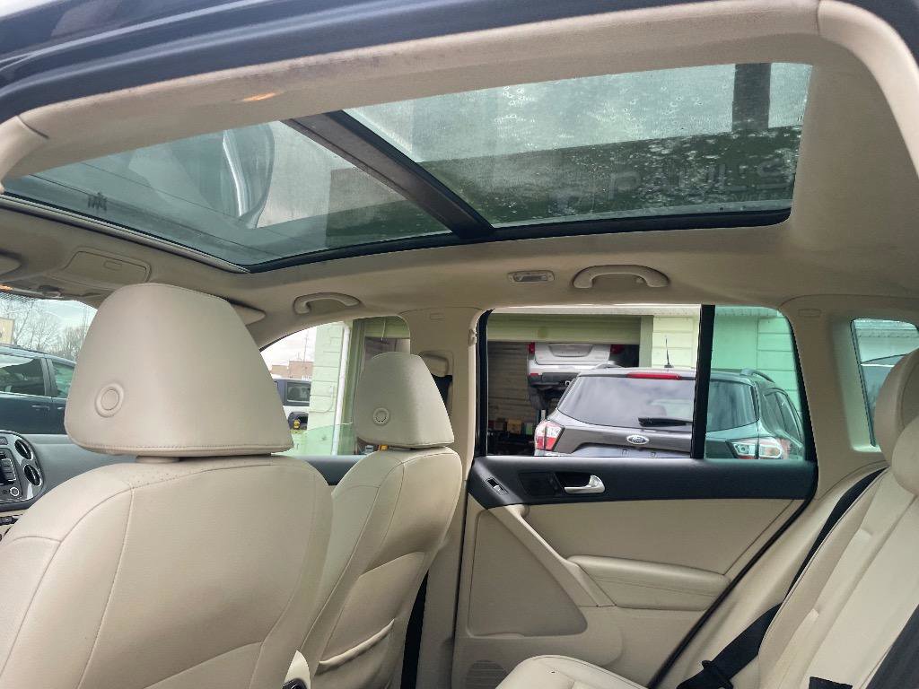 Used 2013 Volkswagen Tiguan SE FWD image 9