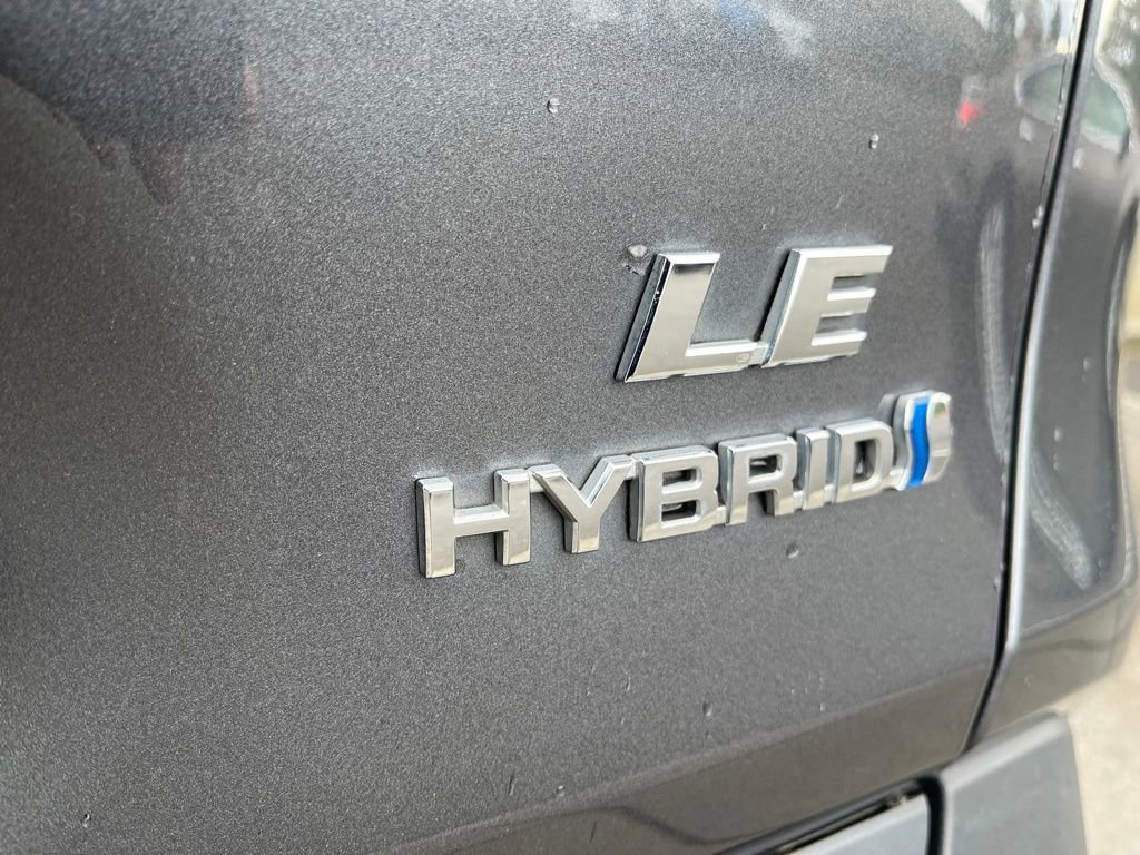 Used 2021 Toyota RAV4 LE AWD/4WD image 26