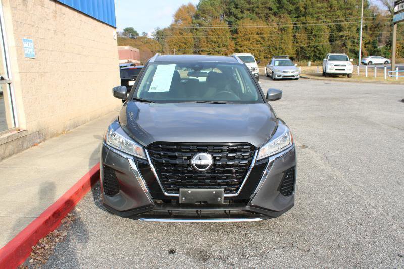 Used 2022 Nissan Kicks SV FWD image 2