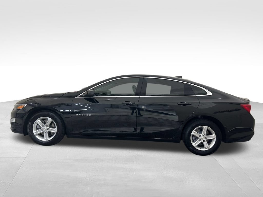 Used 2022 Chevrolet Malibu LS FWD image 2