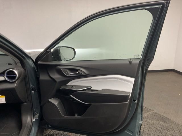 New 2026 Chevrolet Trax LT w/ Midnight Edition FWD image 21