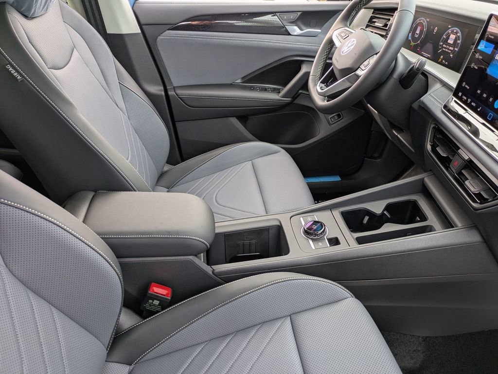 New 2026 Volkswagen Tiguan SE image 33