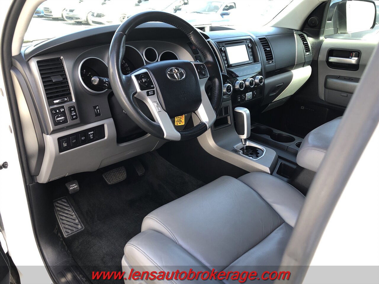 Used 2017 Toyota Sequoia Limited w/ Safety & Convenience Package RWD image 10