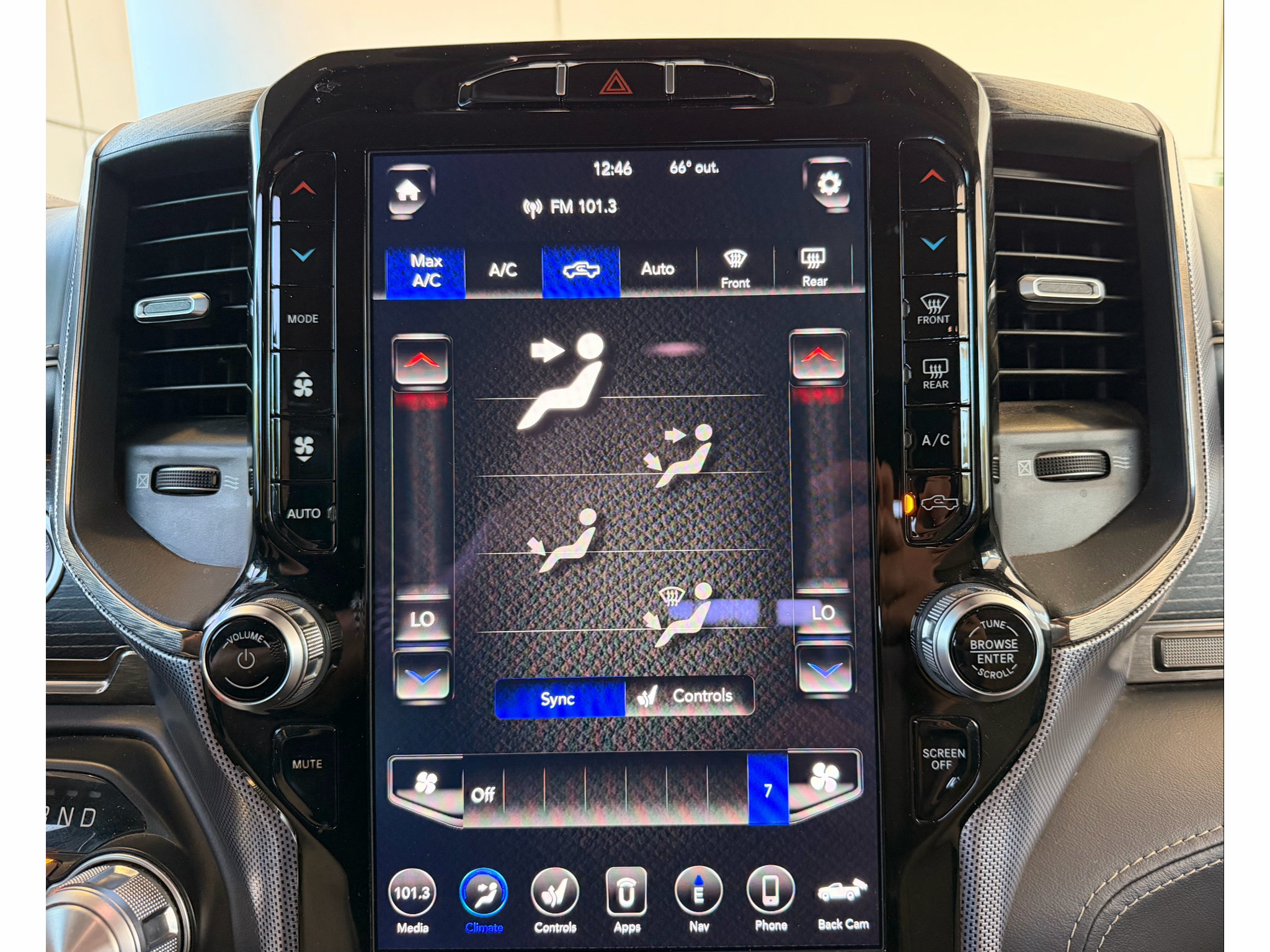 Used 2020 RAM 2500 Limited AWD/4WD image 11