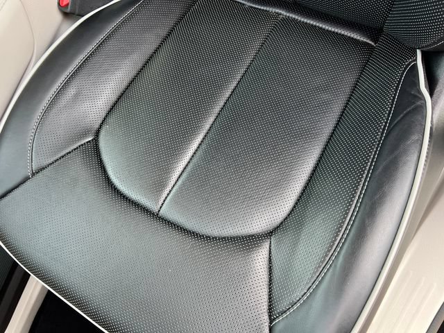 Used 2024 Chrysler Pacifica Limited FWD image 14