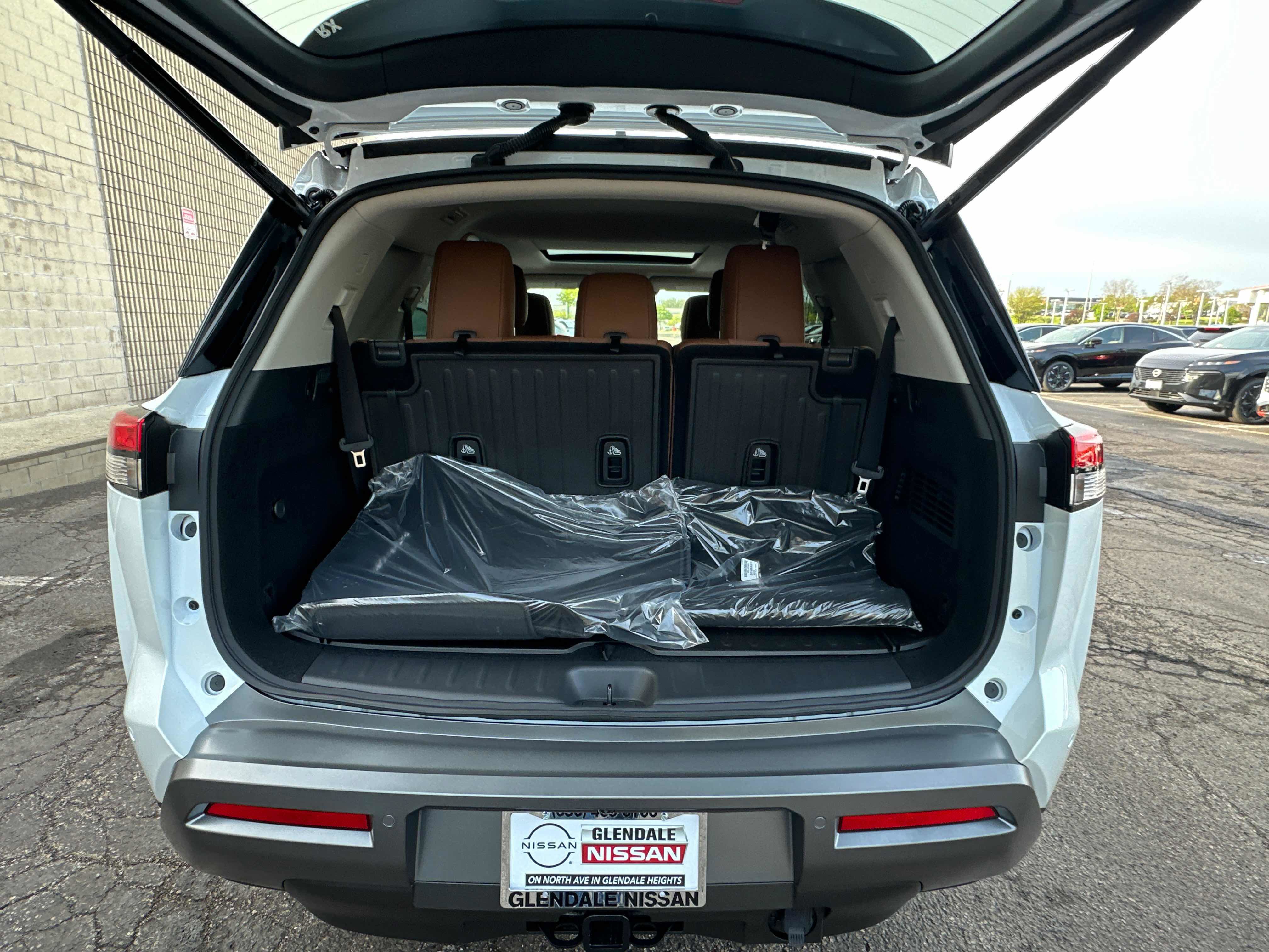 New 2026 Nissan Pathfinder Platinum AWD/4WD image 14