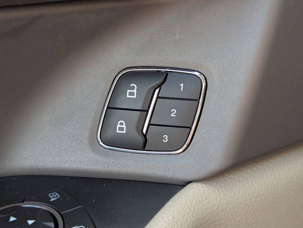 Used 2020 Ford Expedition Max Limited w/ Equipment Group 302A AWD/4WD image 21