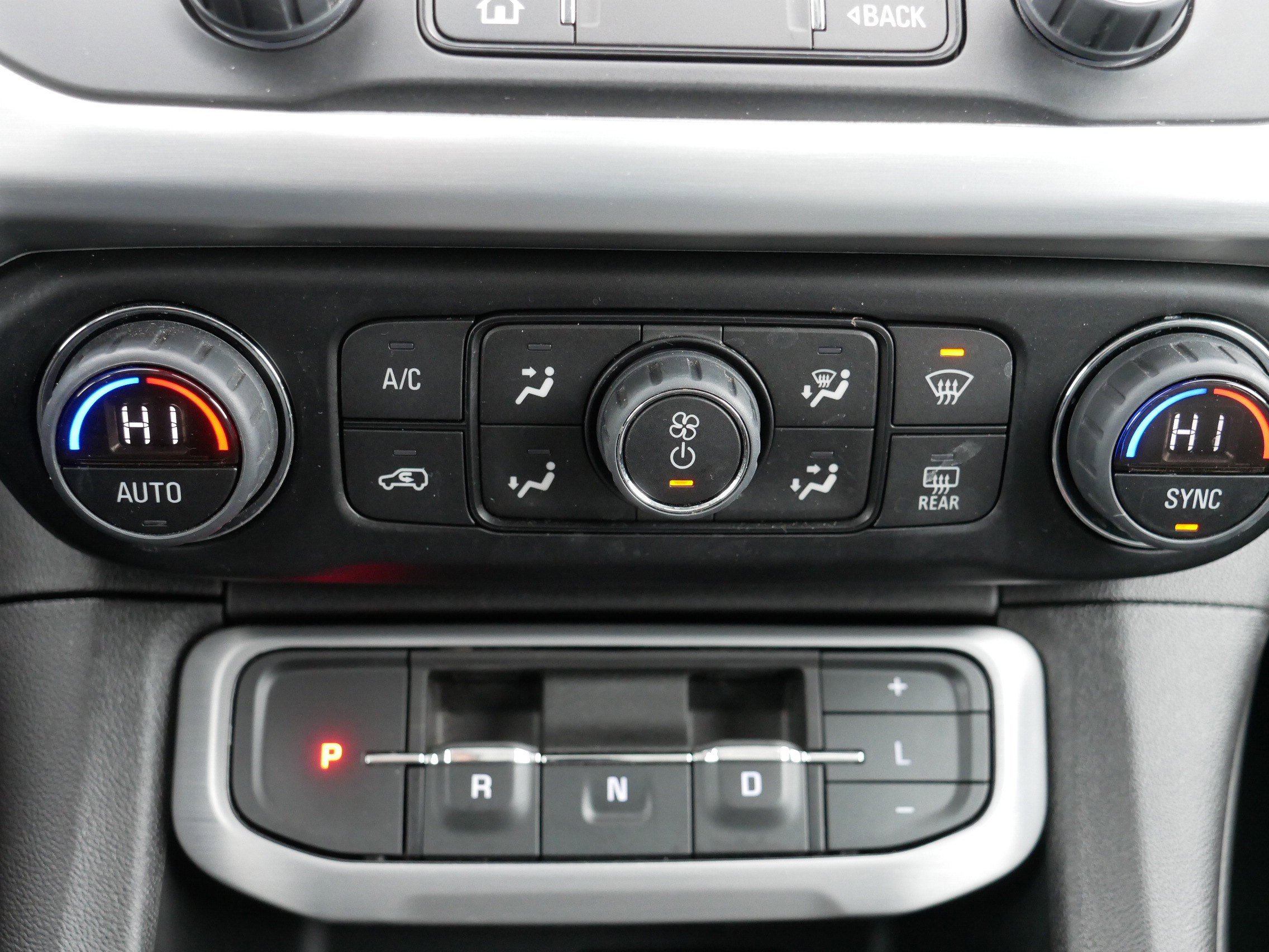 Used 2023 GMC Acadia SLT w/ Technology Package image 23