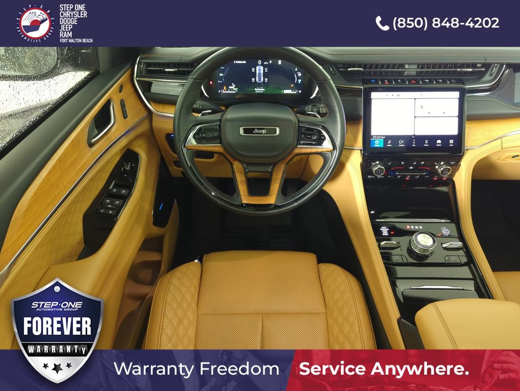 Used 2023 Jeep Grand Cherokee Summit AWD/4WD image 13