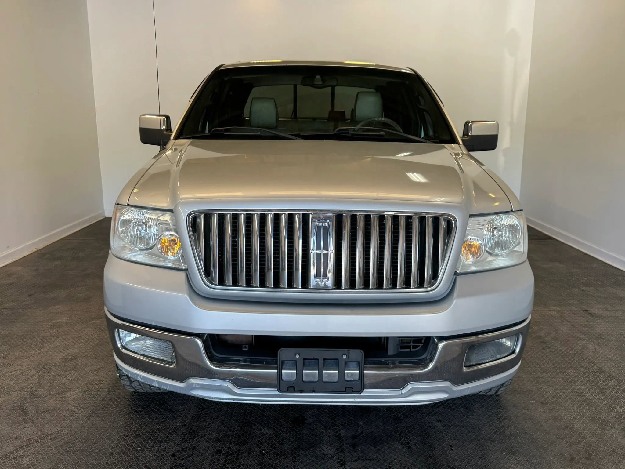 Used 2006 Lincoln Mark LT 4x4 image 2