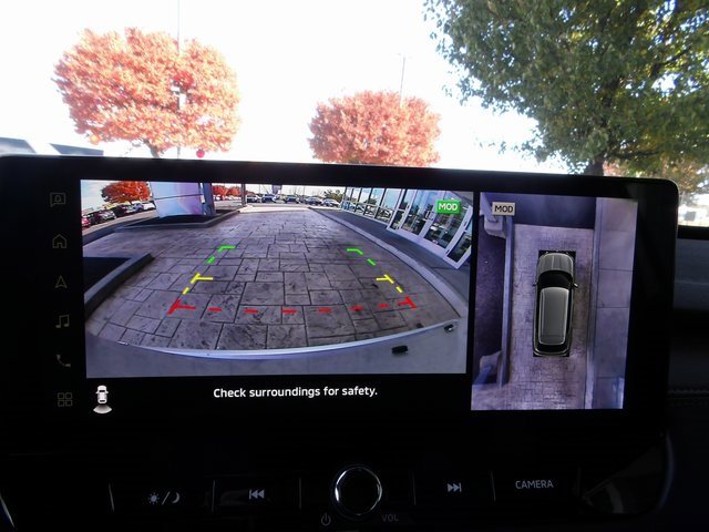 New 2025 Mitsubishi Outlander SE image 28