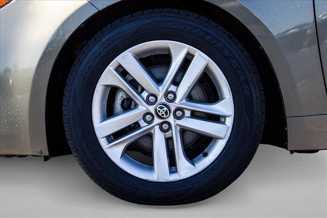 Used 2019 Toyota Corolla SE image 9