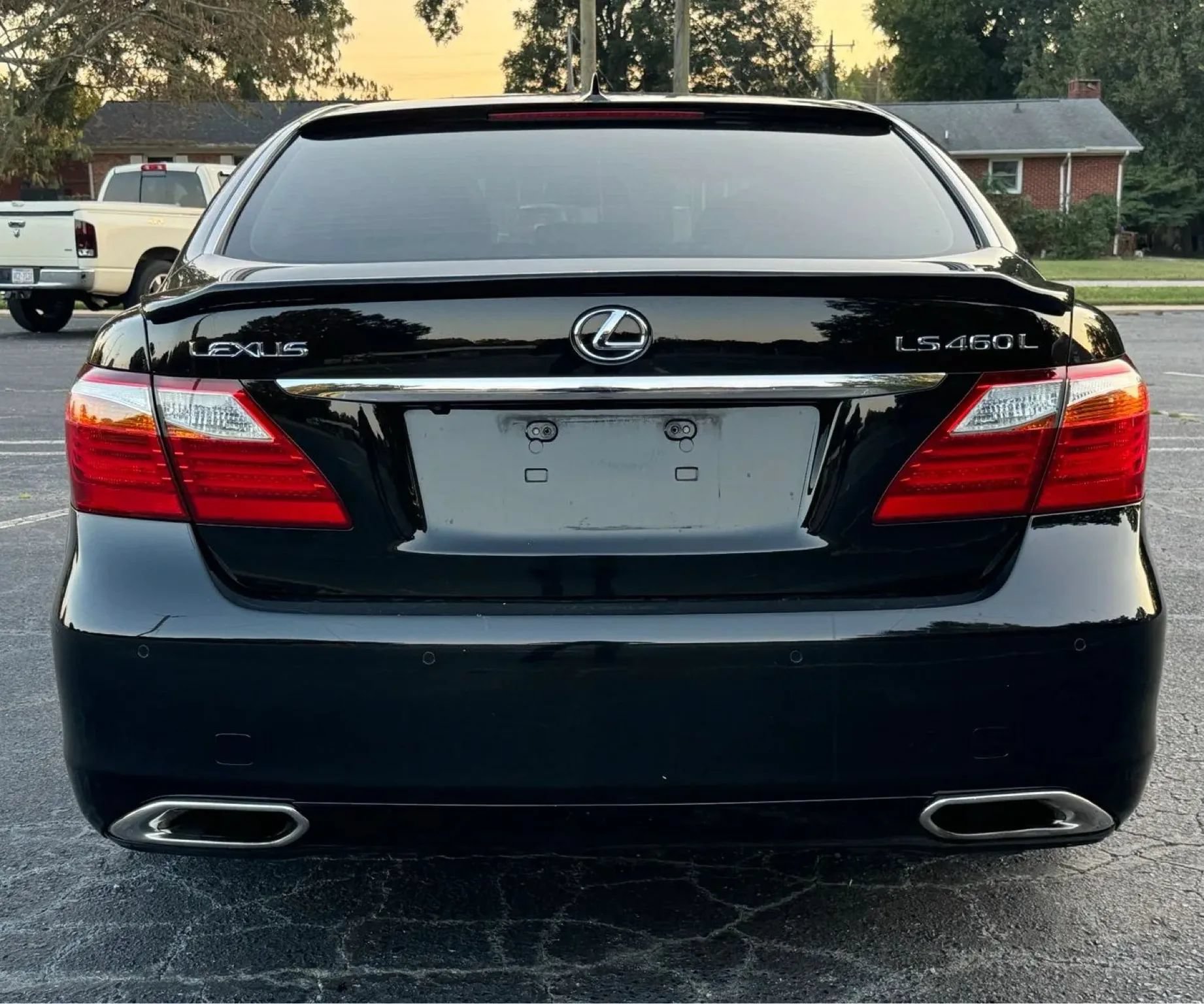 Used 2010 Lexus LS 460 L w/ Luxury Pkg RWD image 5