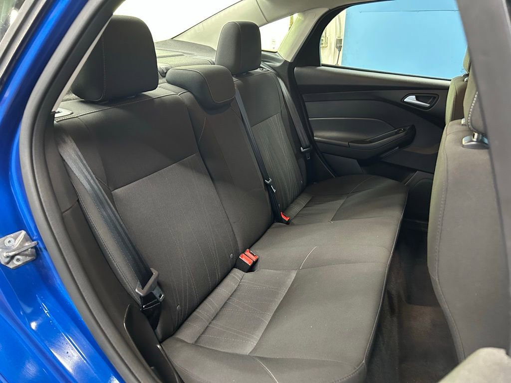 Used 2018 Ford Focus SE w/ SE Appearance Package image 67