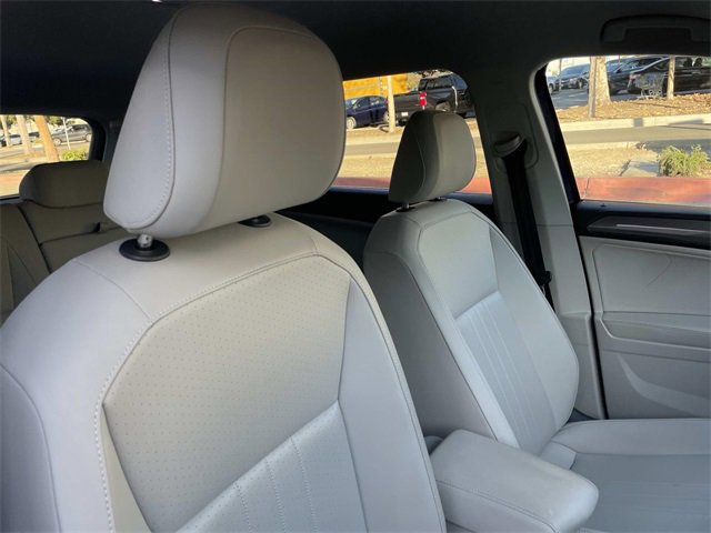 Used 2022 Volkswagen Tiguan SE image 28