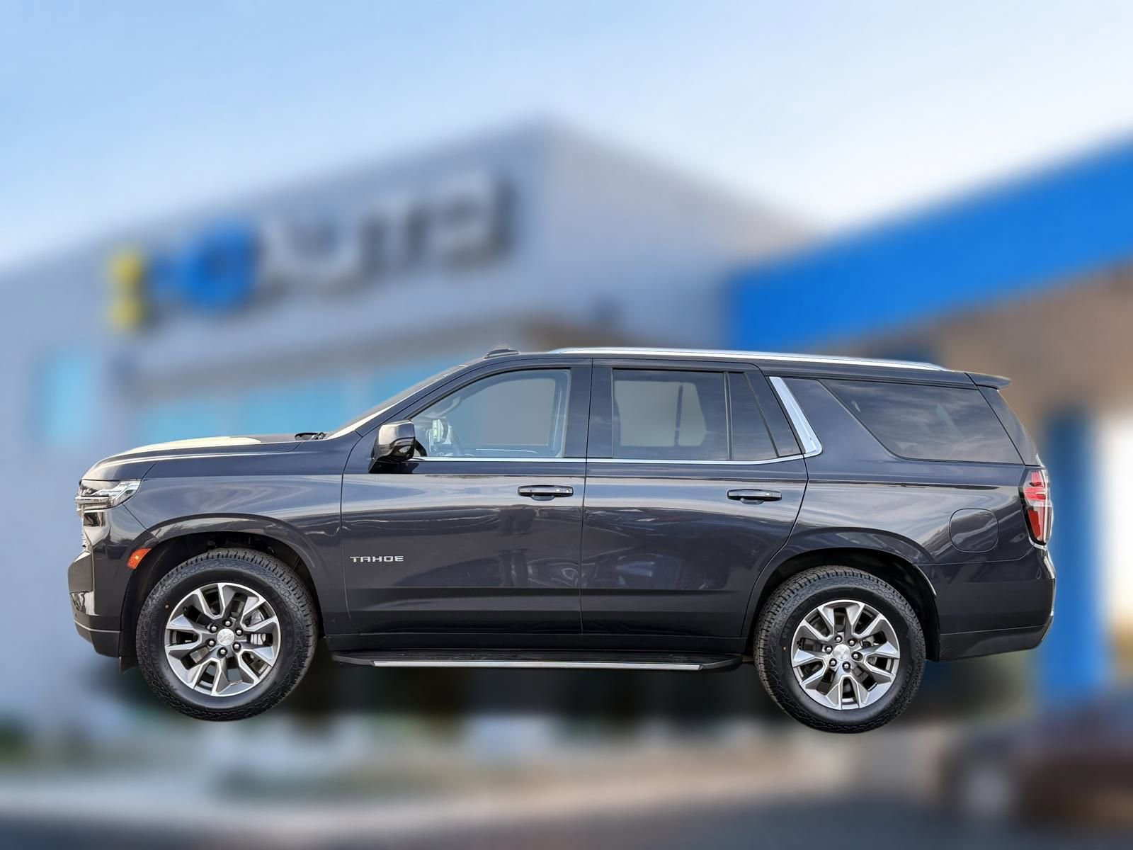 Used 2023 Chevrolet Tahoe LT w/ Luxury Package image 12