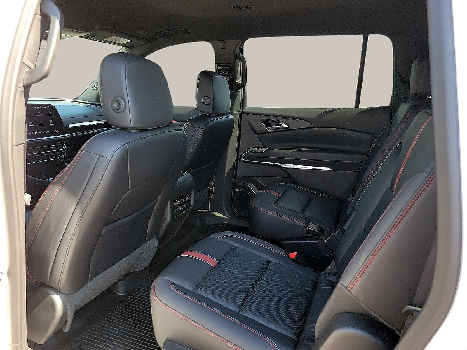 Used 2025 Chevrolet Traverse RS w/ LPO, Floor Liner Package FWD image 10