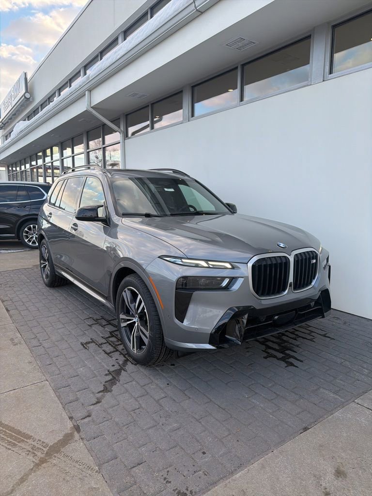 New 2026 BMW X7 M60i image 1