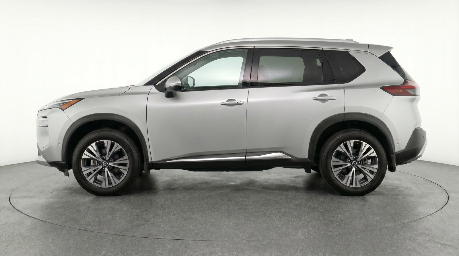 Used 2023 Nissan Rogue SV AWD/4WD image 5