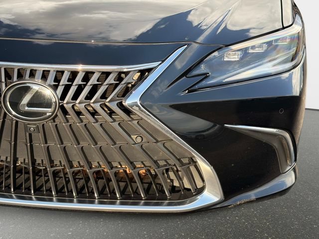 Used 2024 Lexus ES 350 Ultra Luxury w/ Accessory Package (Z2) FWD image 9