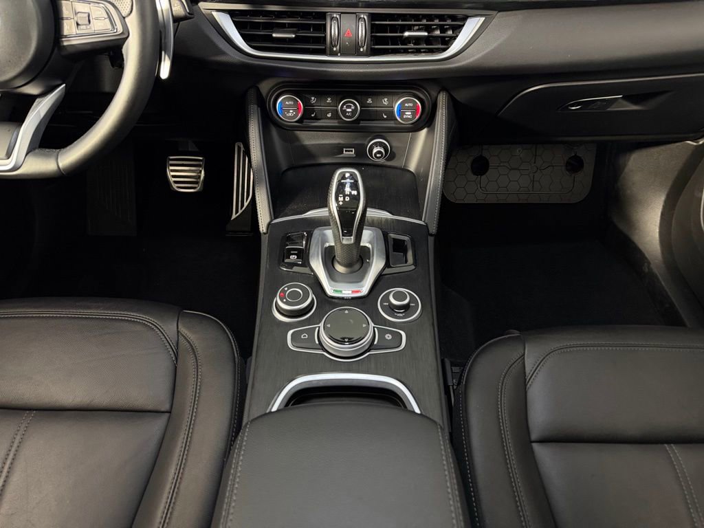 Used 2022 Alfa Romeo Stelvio Sprint image 16