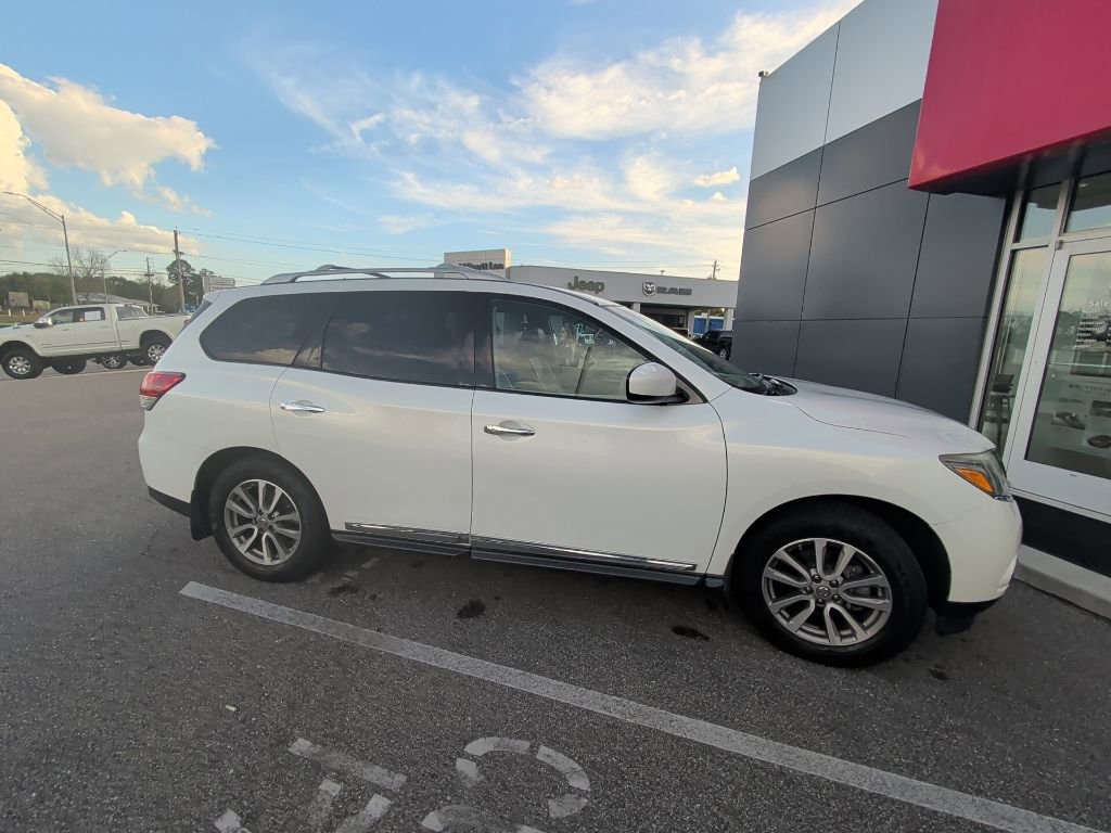 Used 2014 Nissan Pathfinder SL w/ SL Premium Package image 4