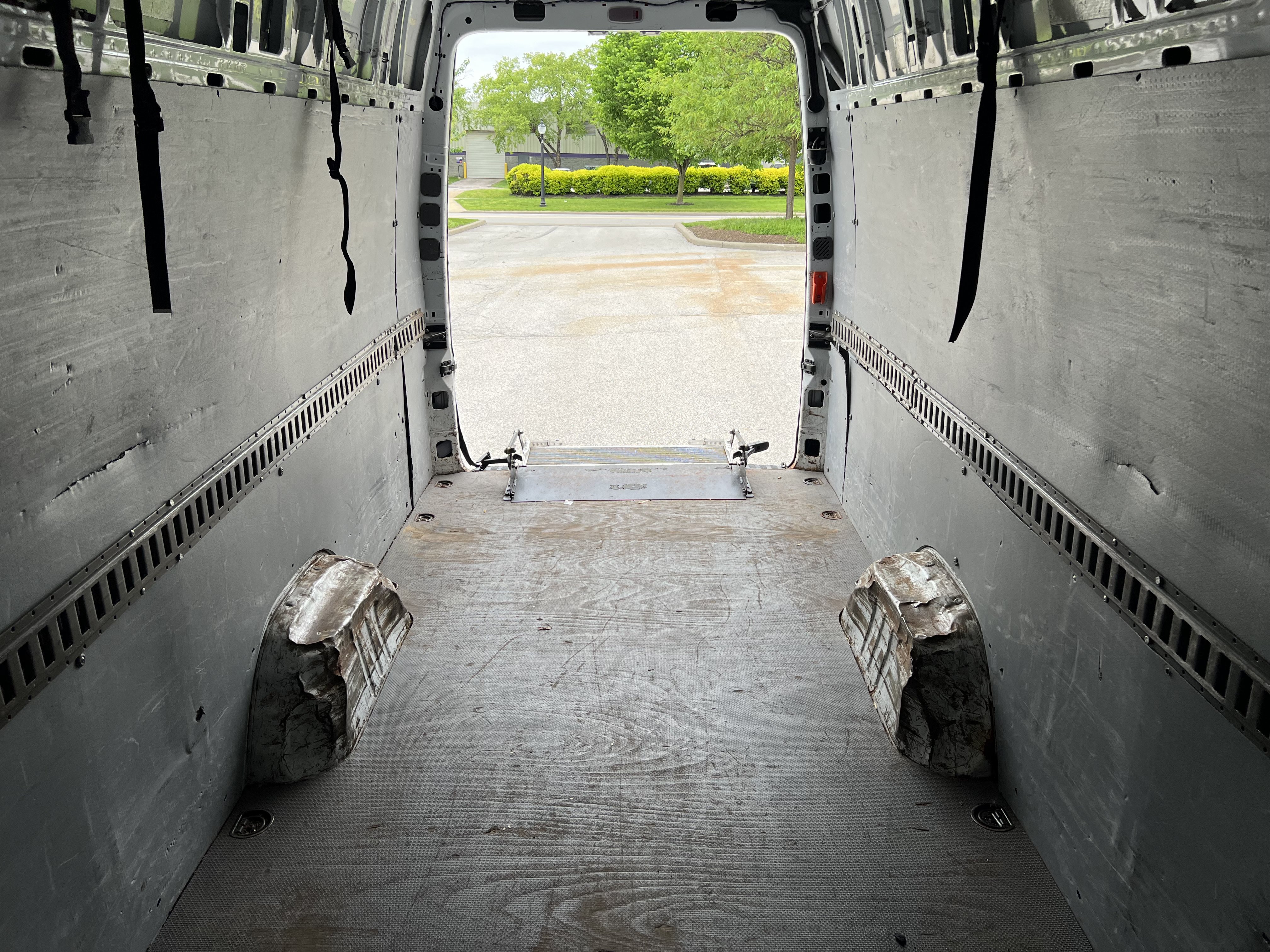 Used 2013 Mercedes-Benz Sprinter 2500 image 32