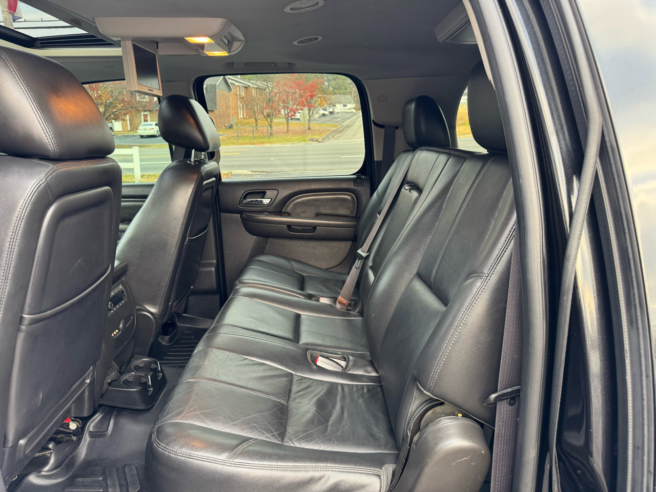 Used 2011 GMC Yukon XL Denali image 18