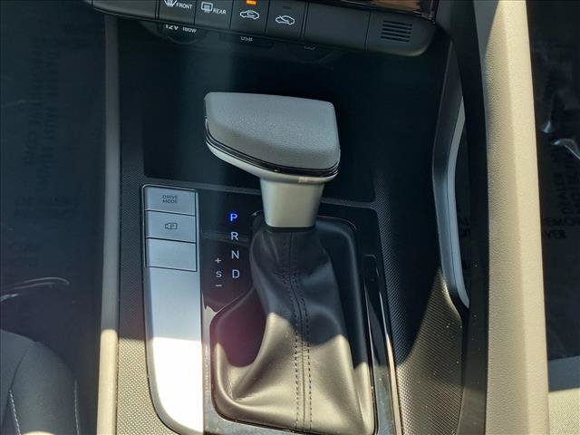 Used 2024 Hyundai Elantra SEL FWD image 12