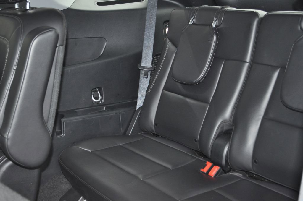 Used 2024 Ford Explorer XLT w/ Equipment Group 202A image 17