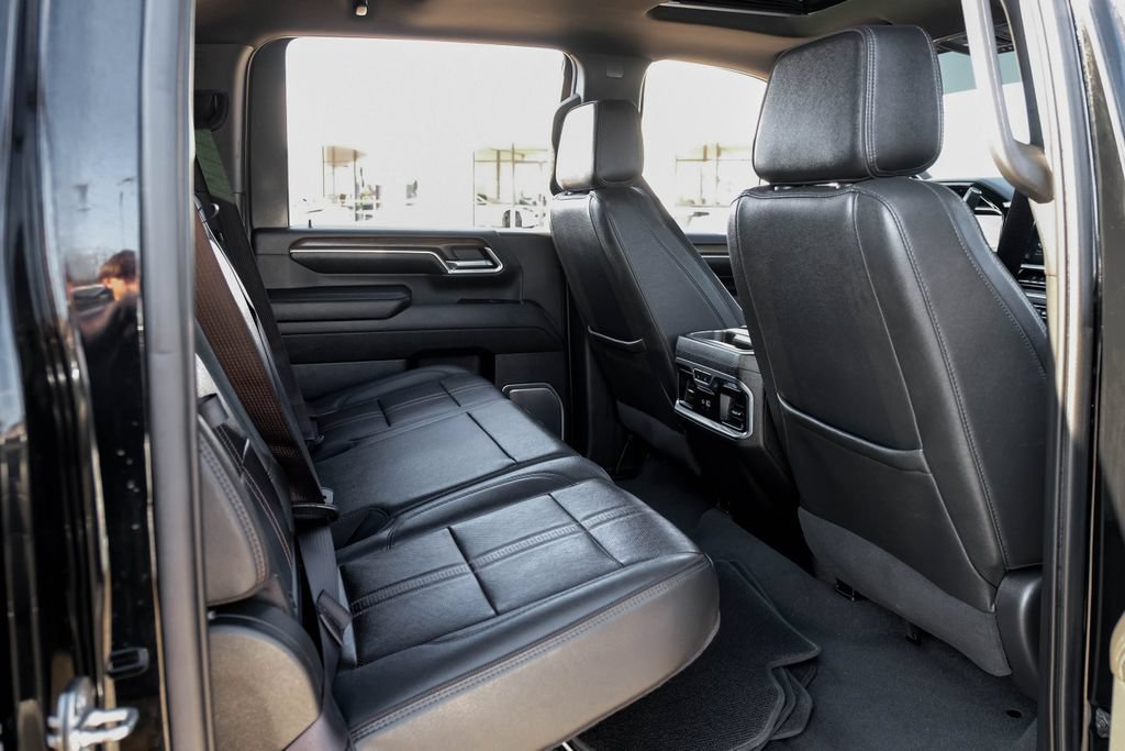 Used 2024 Chevrolet Silverado 3500 High Country w/ High Country Premium Package AWD/4WD image 36