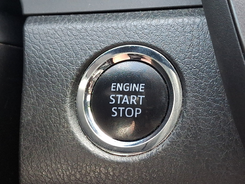 Used 2019 Toyota Camry LE w/ Convenience Package FWD image 22