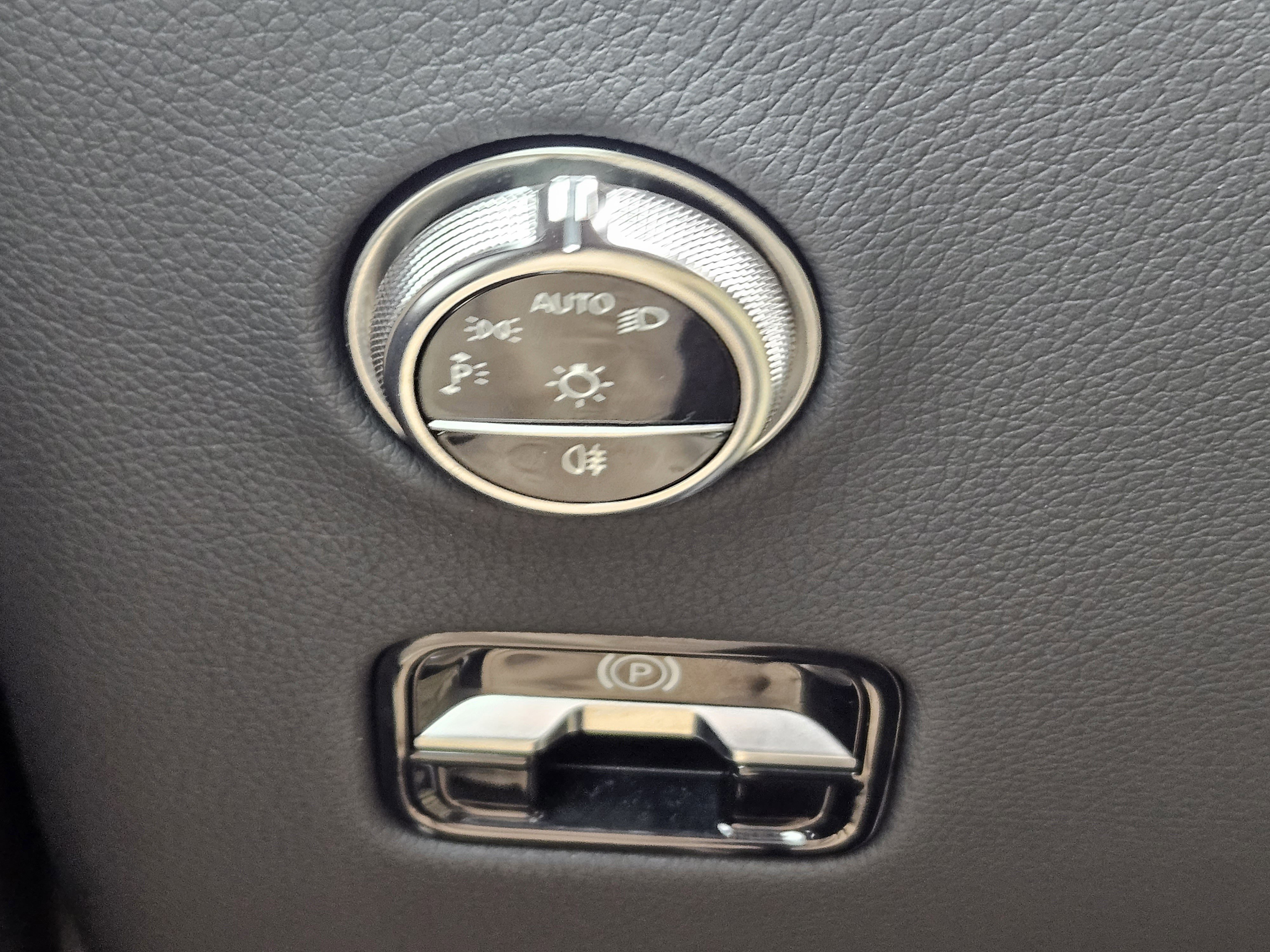 Certified 2026 Mercedes-Benz GLC 300 image 30