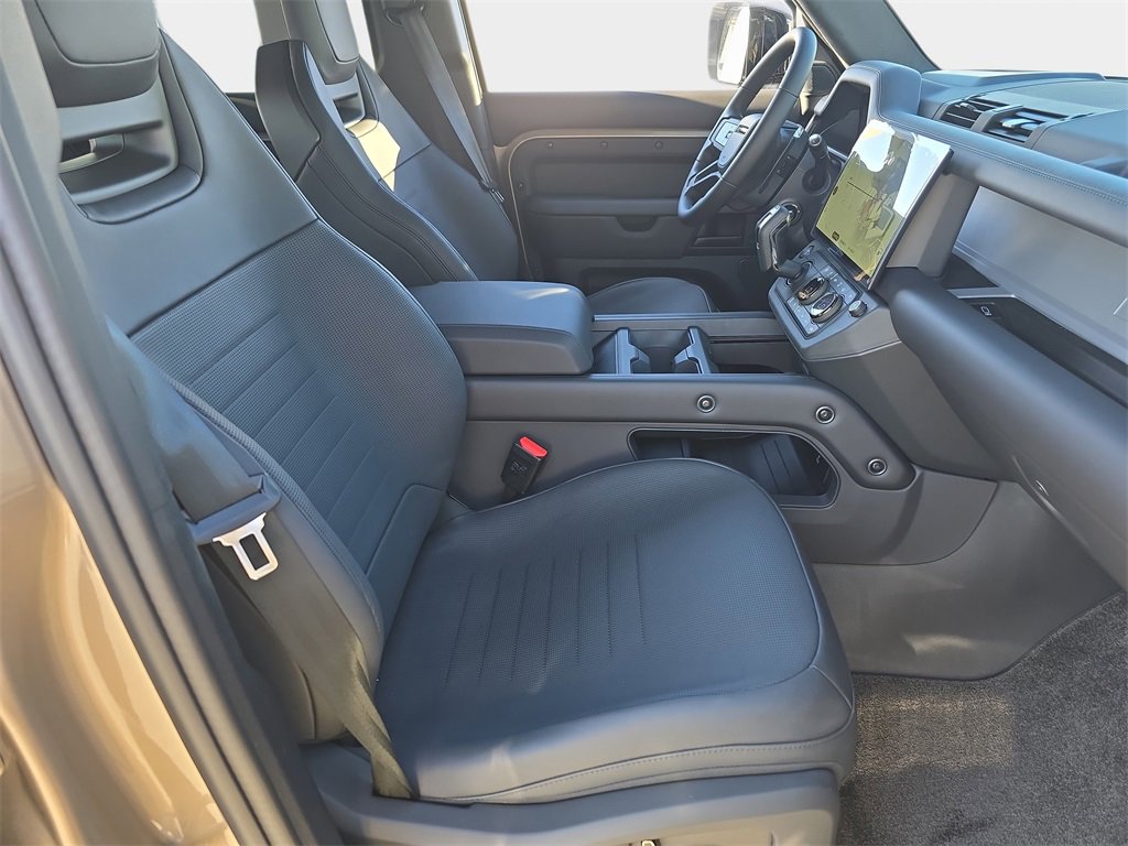 New 2026 Land Rover Defender 110 OCTA image 10