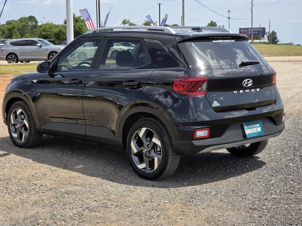 New 2026 Hyundai Venue SEL FWD image 3