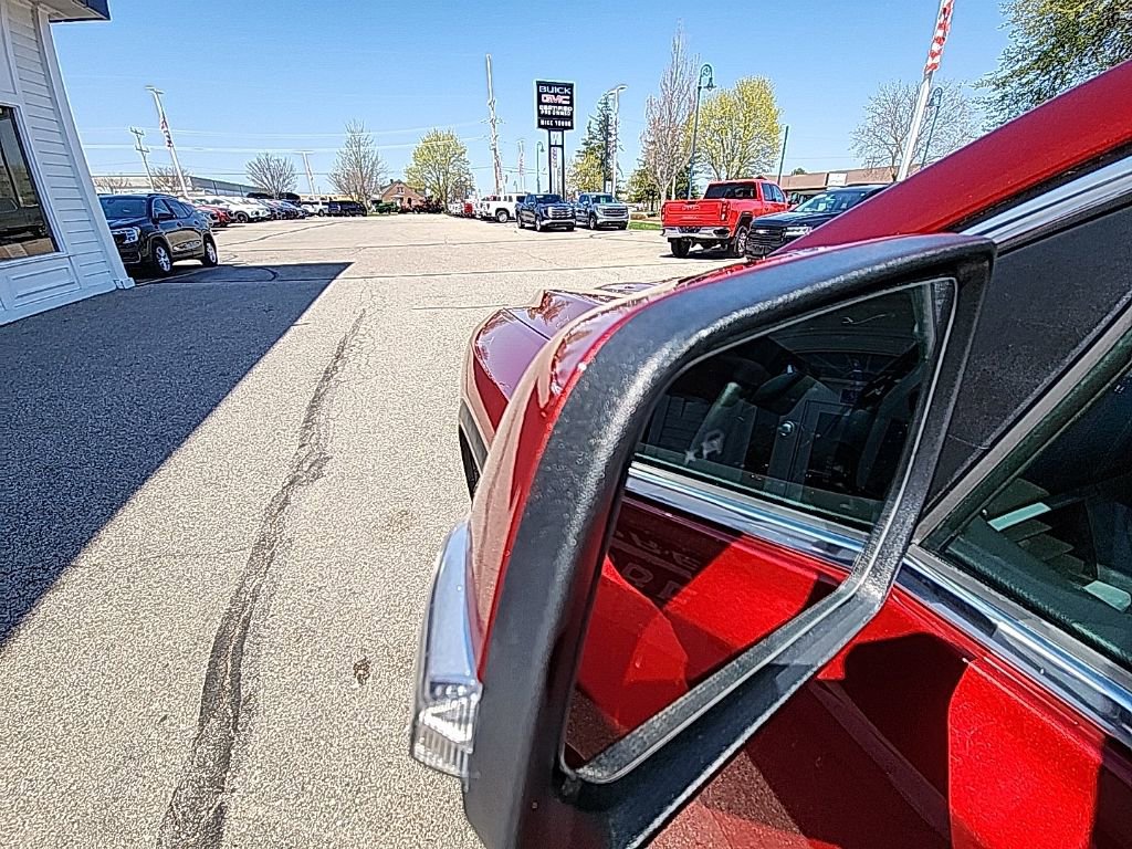 Used 2023 GMC Acadia SLT w/ Trailering Package AWD/4WD image 31