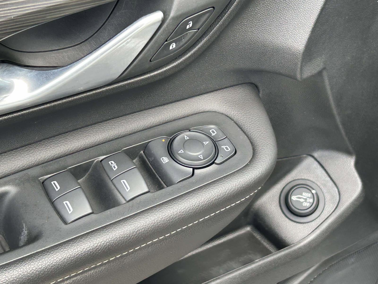 Used 2022 GMC Terrain SLE w/ Driver Convenience Package image 19